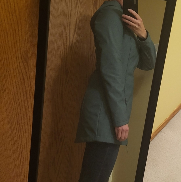 Bench Long Waterproof Jacket - Large Slim Fit - Picture 2 of 7